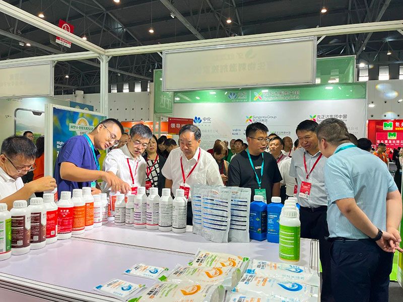 新朝陽(yáng)綠色生物科技亮相西部植?！半p交會(huì )”與第八屆綠色農藥博覽會(huì )