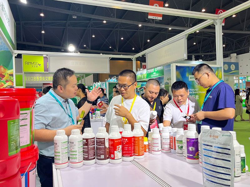 新朝陽(yáng)綠色生物科技亮相西部植?！半p交會(huì )”與第八屆綠色農藥博覽會(huì )