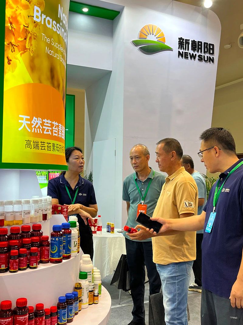新朝陽(yáng)綠色生物科技亮相西部植?！半p交會(huì )”與第八屆綠色農藥博覽會(huì )